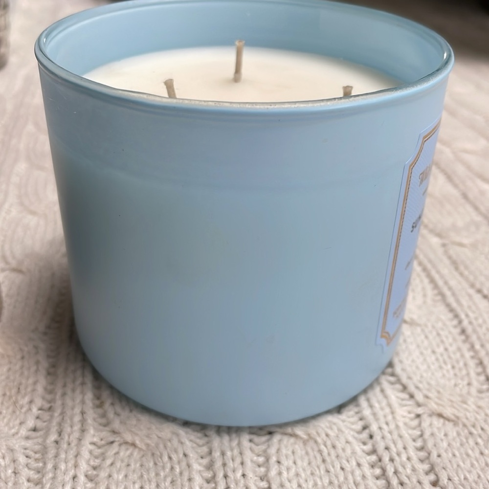 NWT Bath & Body works: sundrenched linen 3 wick candle linen/apple/soft musk - Picture 9 of 10